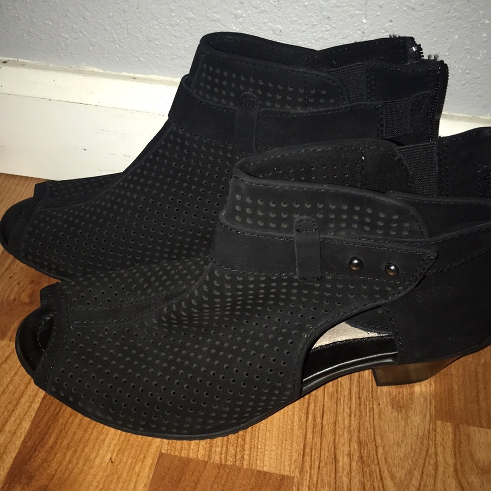 Earth Ankle Booties